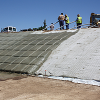 De Incomat Flex betonmat vullen met beton