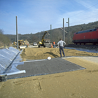 Geosynthetische kleibekleding in de spoorwegbouw