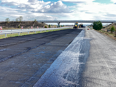 Verlegung von HaTelit durch Maschine