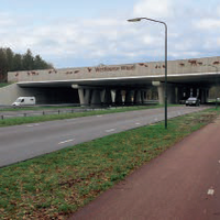 Bruggenhoofden in actieve bouw